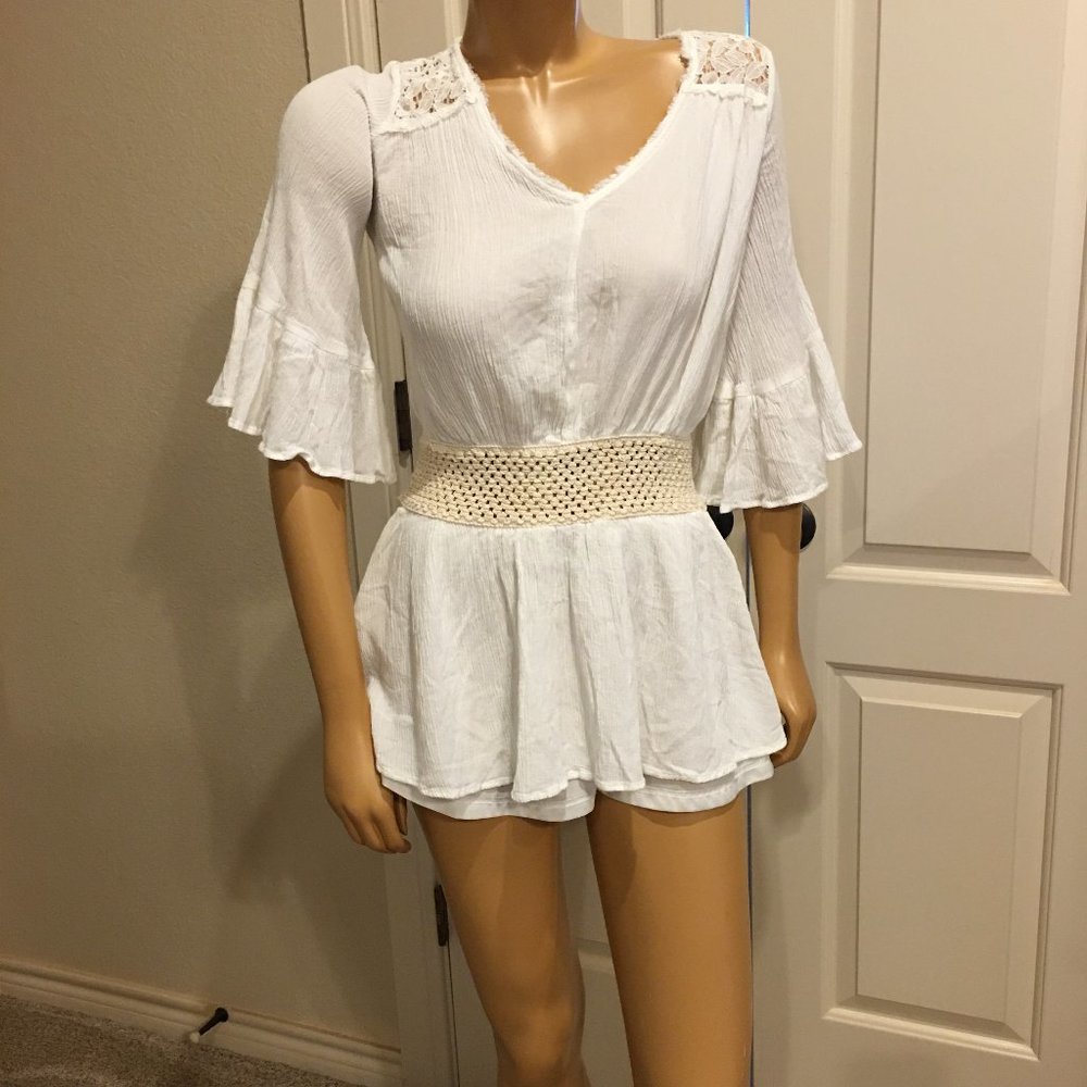 Really cute gauze tunic with lace accents